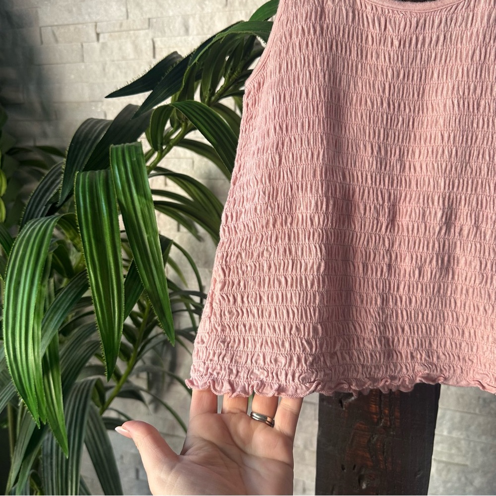 Aero Sabrina Carpenter Blush Pink Smocked Sleeveless Tank Top Blouse Size M - Picture 4 of 6